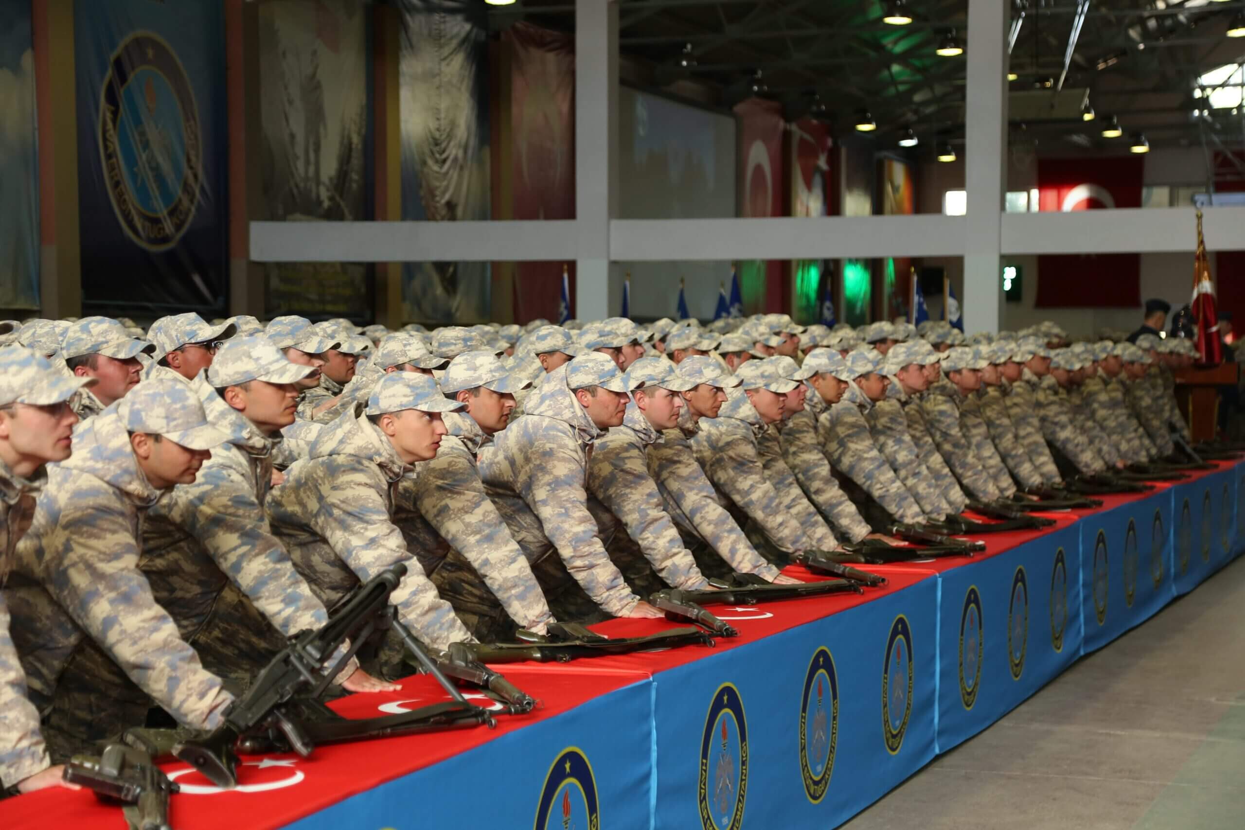 dünyada zorunlu askerlik yaslara ulkelere gore